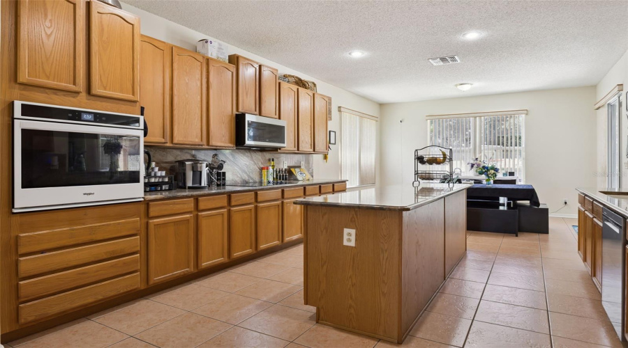 Oakland, Florida 34787, 6 Bedroom Bedrooms, ,4 Bathroombathrooms,Residential,For Sale,Johns Cove Ln,0,Mfro6419418