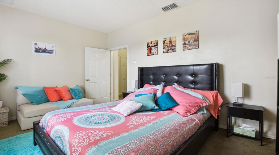 Oakland, Florida 34787, 6 Bedroom Bedrooms, ,4 Bathroombathrooms,Residential,For Sale,Johns Cove Ln,0,Mfro6419418