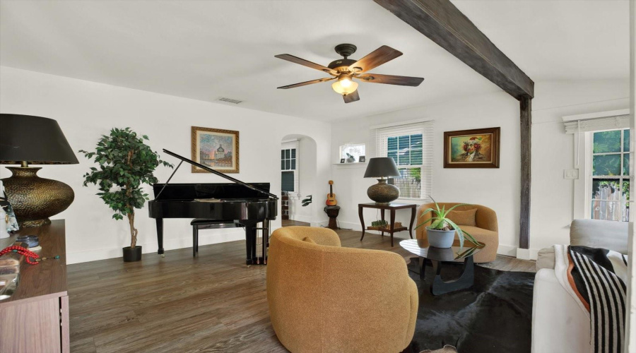 St Petersburg, Florida 33713, 3 Bedroom Bedrooms, ,1 Bathroombathrooms,Residential,For Sale,10Th,0,Mfrtb8542440