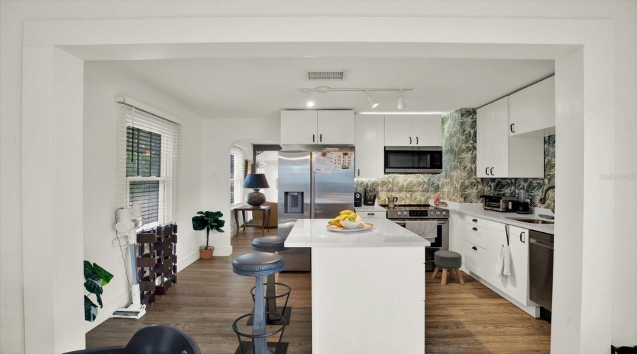 St Petersburg, Florida 33713, 3 Bedroom Bedrooms, ,1 Bathroombathrooms,Residential,For Sale,10Th,0,Mfrtb8542440