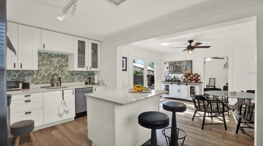 St Petersburg, Florida 33713, 3 Bedroom Bedrooms, ,1 Bathroombathrooms,Residential,For Sale,10Th,0,Mfrtb8542440