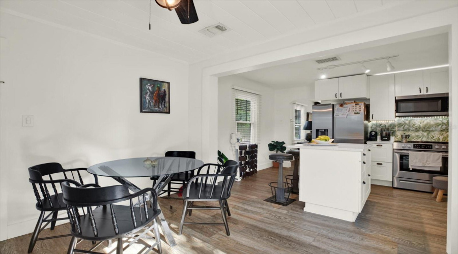 St Petersburg, Florida 33713, 3 Bedroom Bedrooms, ,1 Bathroombathrooms,Residential,For Sale,10Th,0,Mfrtb8542440