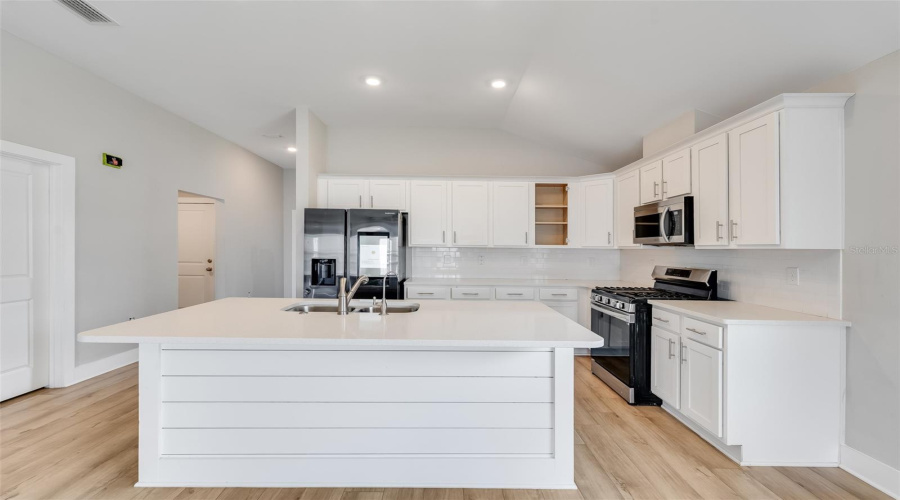 Panama City, Florida 32404, 4 Bedroom Bedrooms, ,2 Bathroombathrooms,Residential,For Sale,Bayou Bend,0,Mfro6420037