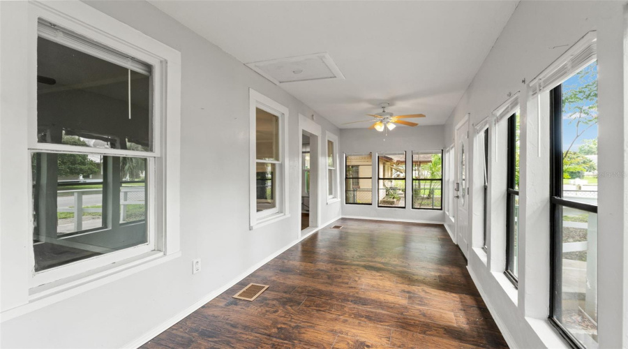 Zephyrhills, Florida 33542, 1 Bedroom Bedrooms, ,1 Bathroombathrooms,Residential,For Sale,11Th,0,Mfrw7886214