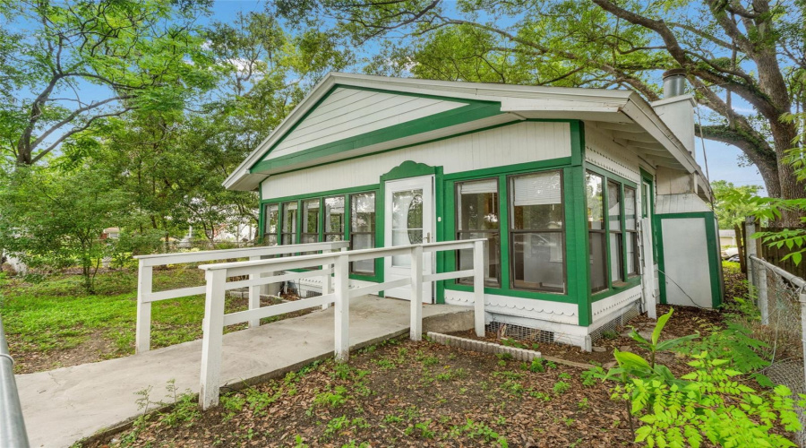 Zephyrhills, Florida 33542, 1 Bedroom Bedrooms, ,1 Bathroombathrooms,Residential,For Sale,11Th,0,Mfrw7886214