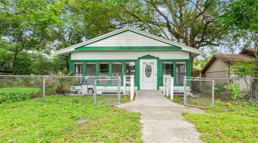Zephyrhills, Florida 33542, 1 Bedroom Bedrooms, ,1 Bathroombathrooms,Residential,For Sale,11Th,0,Mfrw7886214
