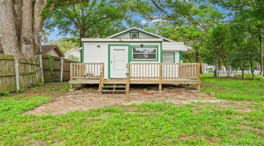 Zephyrhills, Florida 33542, 1 Bedroom Bedrooms, ,1 Bathroombathrooms,Residential,For Sale,11Th,0,Mfrw7886214