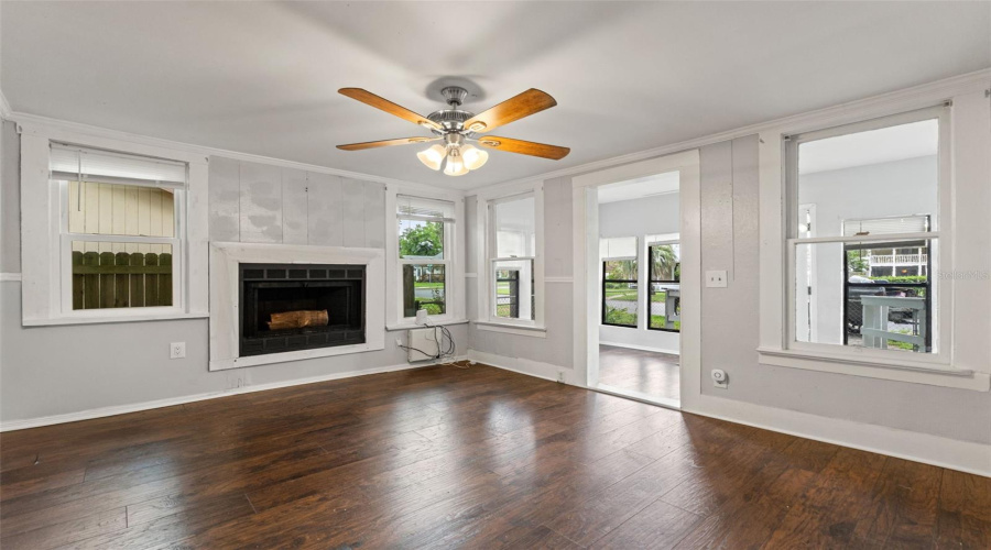 Zephyrhills, Florida 33542, 1 Bedroom Bedrooms, ,1 Bathroombathrooms,Residential,For Sale,11Th,0,Mfrw7886214