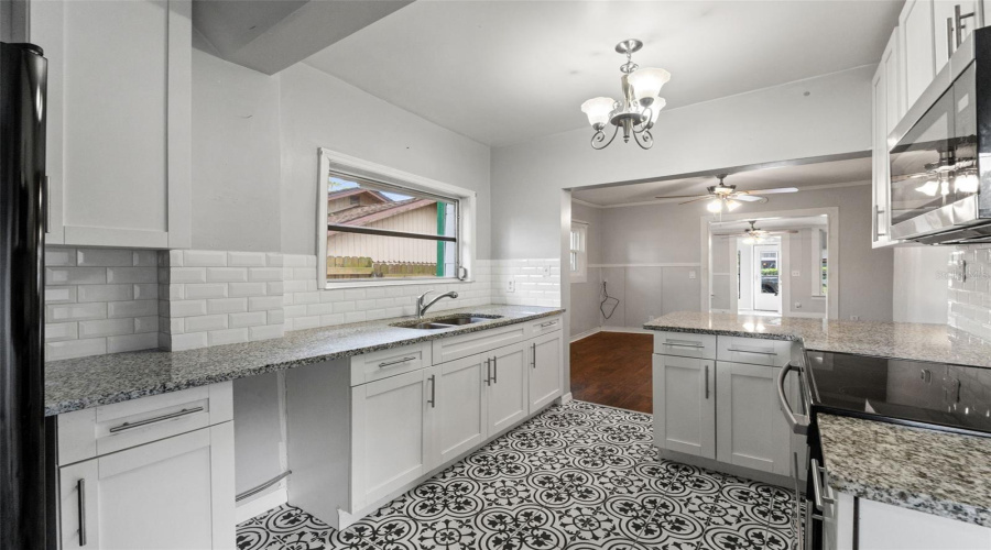 Zephyrhills, Florida 33542, 1 Bedroom Bedrooms, ,1 Bathroombathrooms,Residential,For Sale,11Th,0,Mfrw7886214