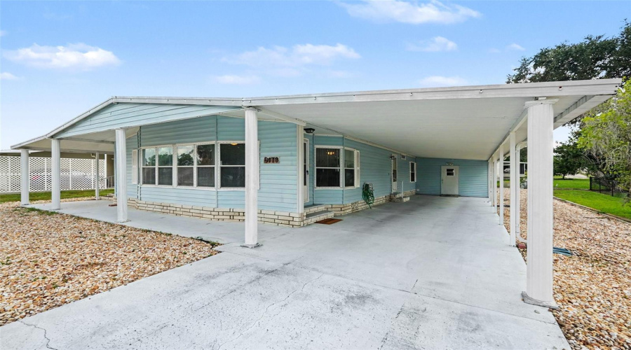 Brooksville, Florida 34613, 2 Bedroom Bedrooms, ,2 Bathroombathrooms,Residential,For Sale,Admiral,0,Mfrtb8516437