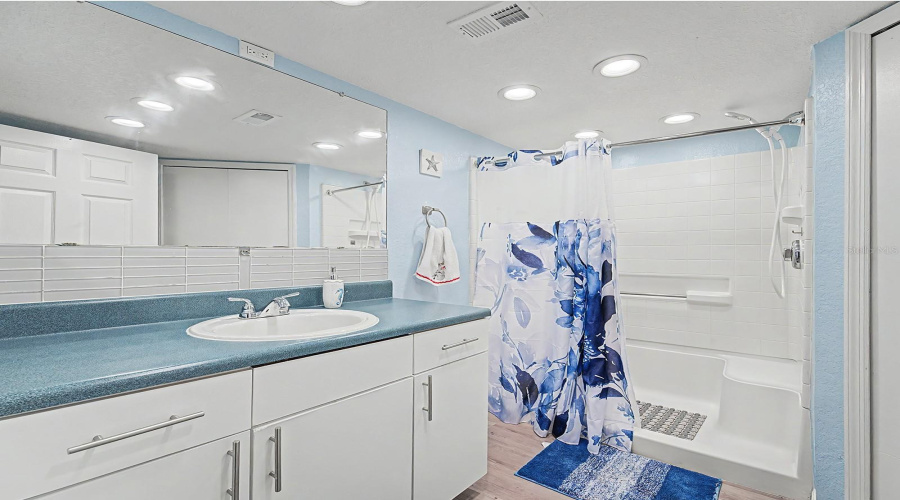 Orlando, Florida 32839, 2 Bedroom Bedrooms, ,2 Bathroombathrooms,Residential,For Sale,Park Central,0,Mfrtb8541645