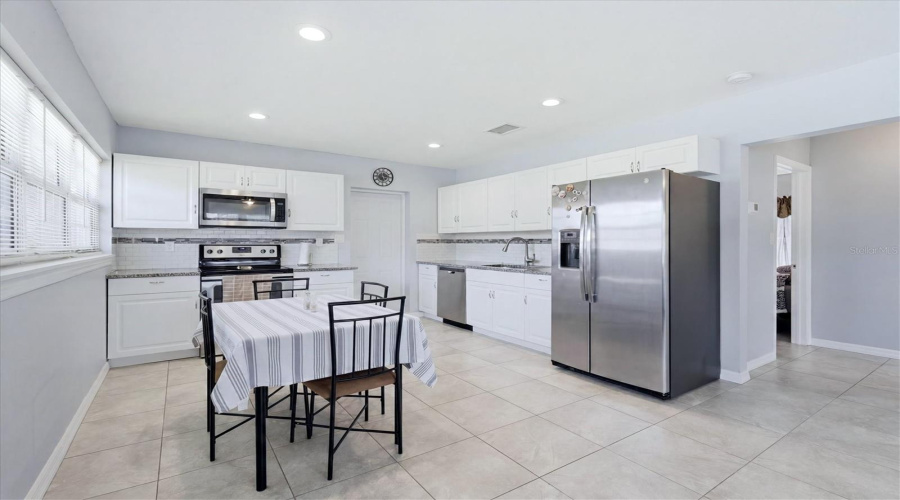 Palmetto, Florida 34221, 2 Bedroom Bedrooms, ,2 Bathroombathrooms,Residential,For Sale,16Th,0,Mfra4697464