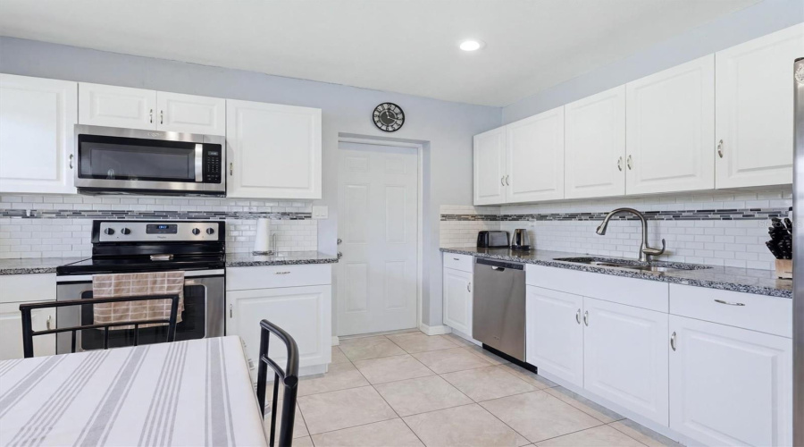 Palmetto, Florida 34221, 2 Bedroom Bedrooms, ,2 Bathroombathrooms,Residential,For Sale,16Th,0,Mfra4697464