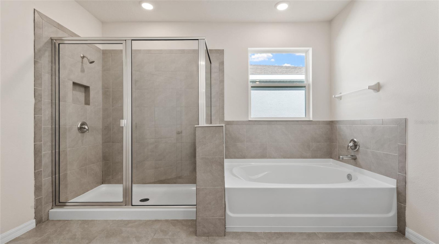 Plant City, Florida 33565, 3 Bedroom Bedrooms, ,2 Bathroombathrooms,Residential,For Sale,Crescent Peak,0,Mfrtb8539099