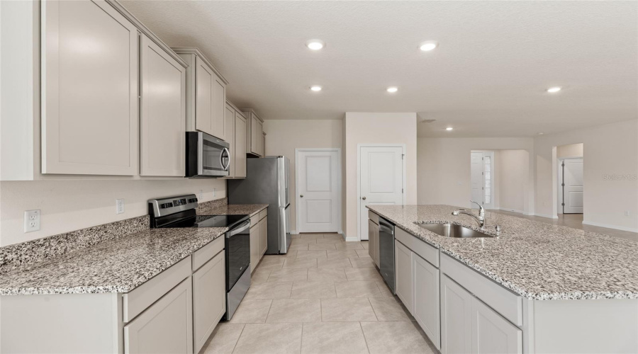 Plant City, Florida 33565, 3 Bedroom Bedrooms, ,2 Bathroombathrooms,Residential,For Sale,Crescent Peak,0,Mfrtb8539099