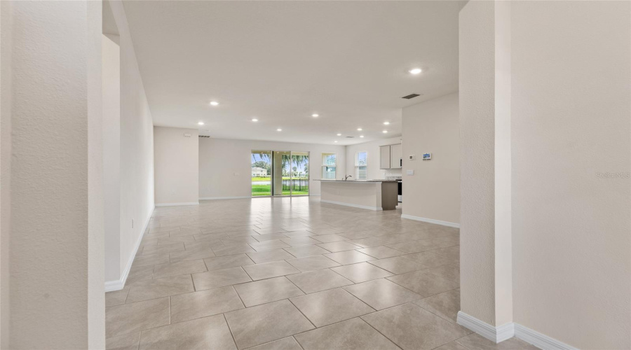 Plant City, Florida 33565, 3 Bedroom Bedrooms, ,2 Bathroombathrooms,Residential,For Sale,Crescent Peak,0,Mfrtb8539099