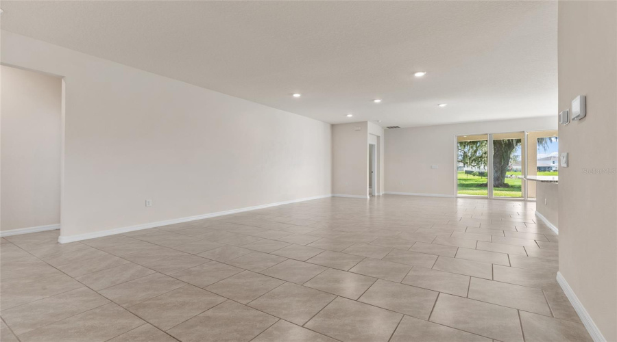 Plant City, Florida 33565, 3 Bedroom Bedrooms, ,2 Bathroombathrooms,Residential,For Sale,Crescent Peak,0,Mfrtb8539099