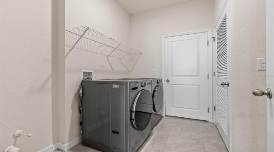 Plant City, Florida 33565, 3 Bedroom Bedrooms, ,2 Bathroombathrooms,Residential,For Sale,Crescent Peak,0,Mfrtb8539099
