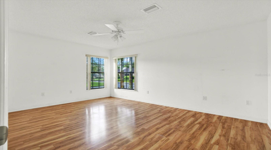 New Port Richey, Florida 34654, 2 Bedroom Bedrooms, ,2 Bathroombathrooms,Residential,For Sale,Haig,0,Mfrtb8406982