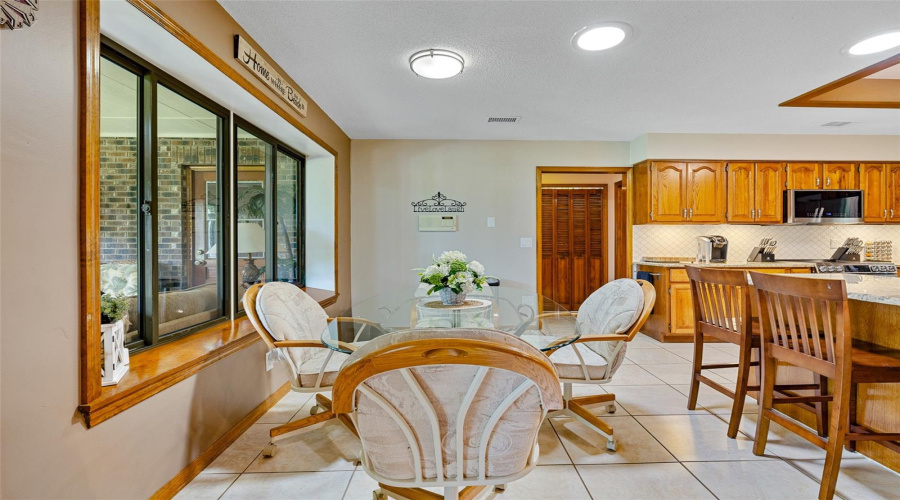 Daytona Beach, Florida 32114, 4 Bedroom Bedrooms, ,3 Bathroombathrooms,Residential,For Sale,Point O Woods,0,Mfrv4950885