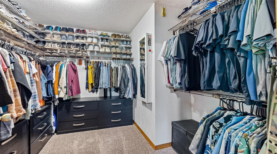 Daytona Beach, Florida 32114, 4 Bedroom Bedrooms, ,3 Bathroombathrooms,Residential,For Sale,Point O Woods,0,Mfrv4950885
