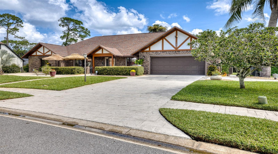 Daytona Beach, Florida 32114, 4 Bedroom Bedrooms, ,3 Bathroombathrooms,Residential,For Sale,Point O Woods,0,Mfrv4950885