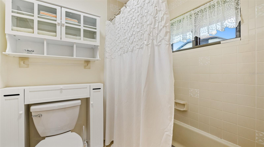 Daytona Beach, Florida 32114, 4 Bedroom Bedrooms, ,3 Bathroombathrooms,Residential,For Sale,Point O Woods,0,Mfrv4950885
