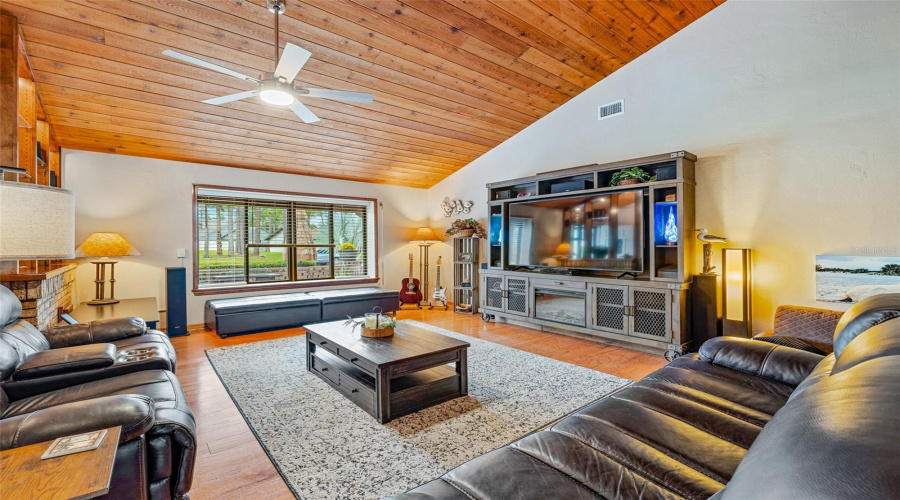 Daytona Beach, Florida 32114, 4 Bedroom Bedrooms, ,3 Bathroombathrooms,Residential,For Sale,Point O Woods,0,Mfrv4950885
