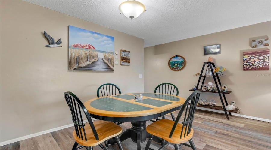 Clearwater, Florida 33763, 2 Bedroom Bedrooms, ,2 Bathroombathrooms,Residential,For Sale,Ecuadorian,0,Mfrtb8538368