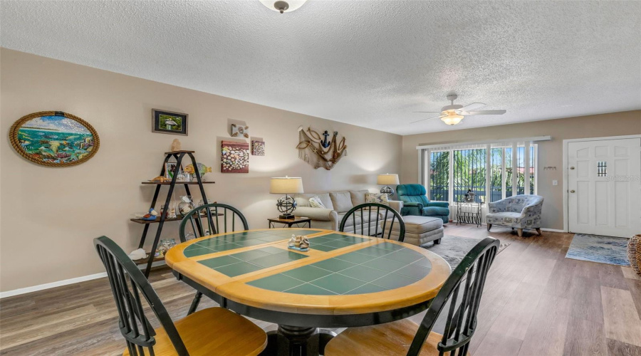 Clearwater, Florida 33763, 2 Bedroom Bedrooms, ,2 Bathroombathrooms,Residential,For Sale,Ecuadorian,0,Mfrtb8538368