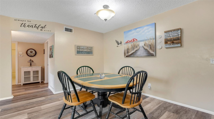 Clearwater, Florida 33763, 2 Bedroom Bedrooms, ,2 Bathroombathrooms,Residential,For Sale,Ecuadorian,0,Mfrtb8538368