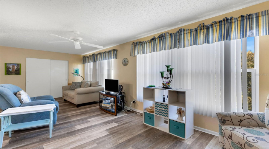 Clearwater, Florida 33763, 2 Bedroom Bedrooms, ,2 Bathroombathrooms,Residential,For Sale,Ecuadorian,0,Mfrtb8538368