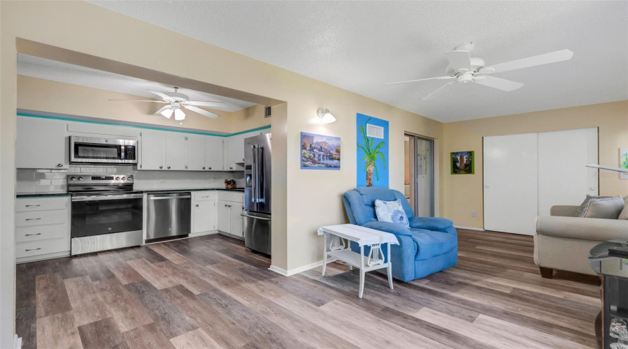 Clearwater, Florida 33763, 2 Bedroom Bedrooms, ,2 Bathroombathrooms,Residential,For Sale,Ecuadorian,0,Mfrtb8538368
