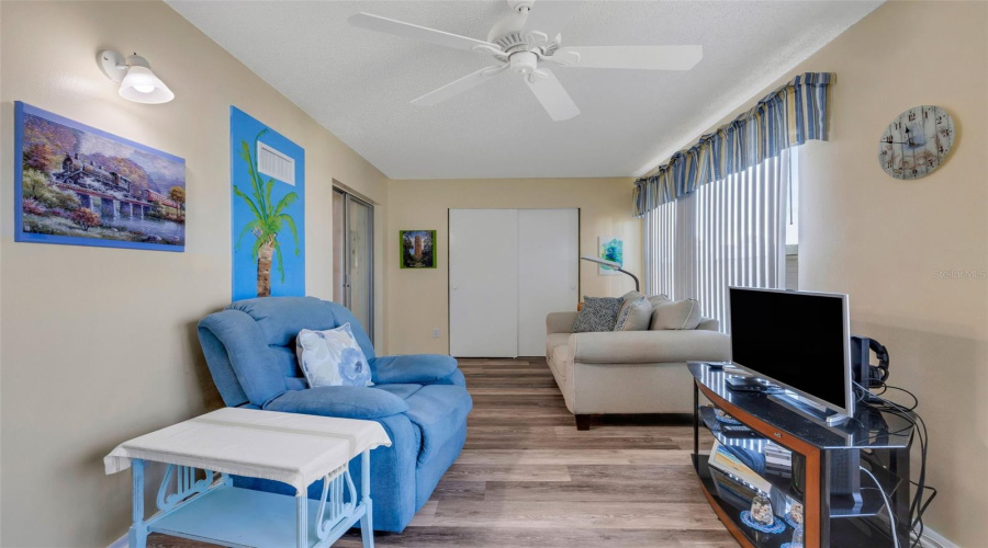 Clearwater, Florida 33763, 2 Bedroom Bedrooms, ,2 Bathroombathrooms,Residential,For Sale,Ecuadorian,0,Mfrtb8538368