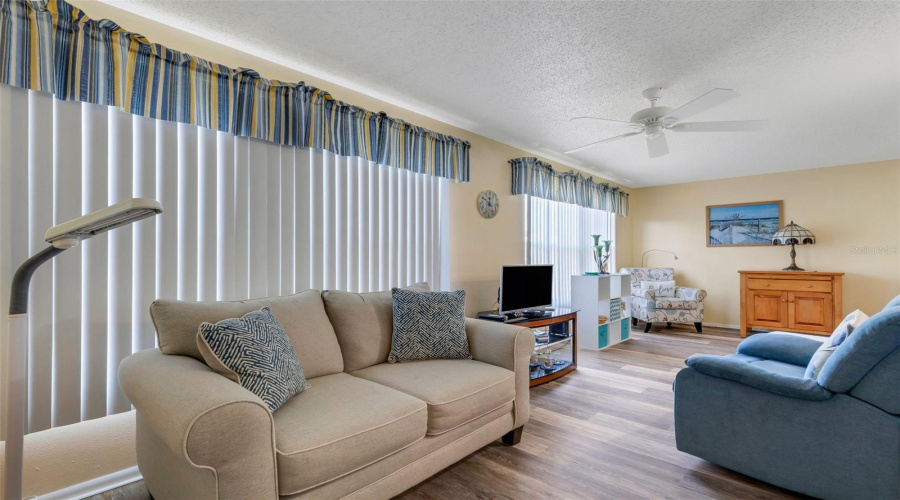 Clearwater, Florida 33763, 2 Bedroom Bedrooms, ,2 Bathroombathrooms,Residential,For Sale,Ecuadorian,0,Mfrtb8538368