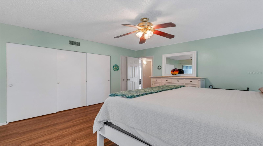 Clearwater, Florida 33763, 2 Bedroom Bedrooms, ,2 Bathroombathrooms,Residential,For Sale,Ecuadorian,0,Mfrtb8538368