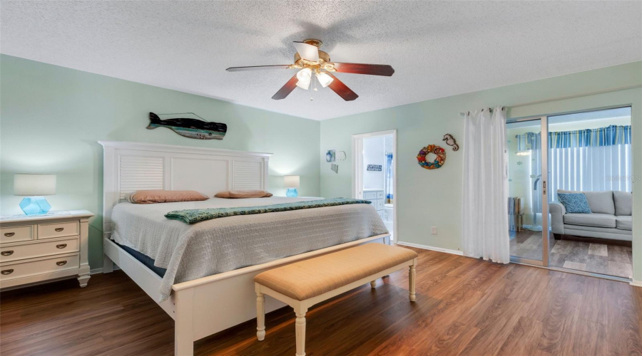 Clearwater, Florida 33763, 2 Bedroom Bedrooms, ,2 Bathroombathrooms,Residential,For Sale,Ecuadorian,0,Mfrtb8538368