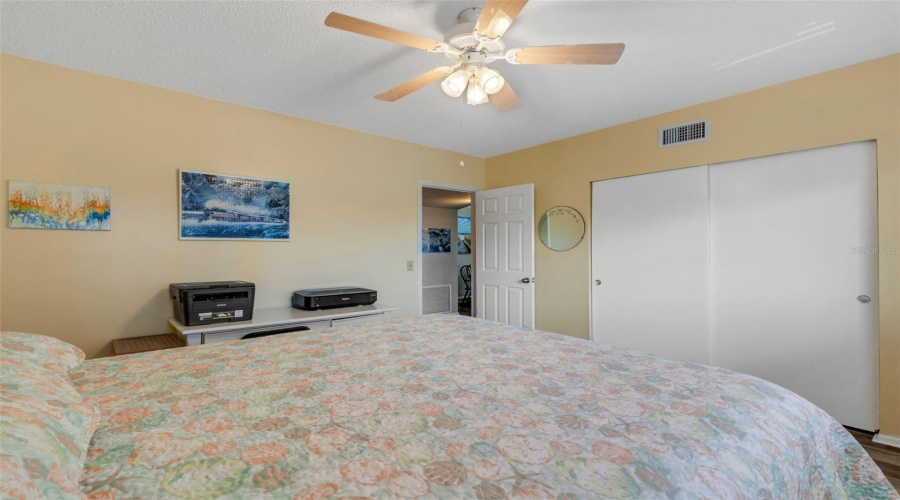 Clearwater, Florida 33763, 2 Bedroom Bedrooms, ,2 Bathroombathrooms,Residential,For Sale,Ecuadorian,0,Mfrtb8538368