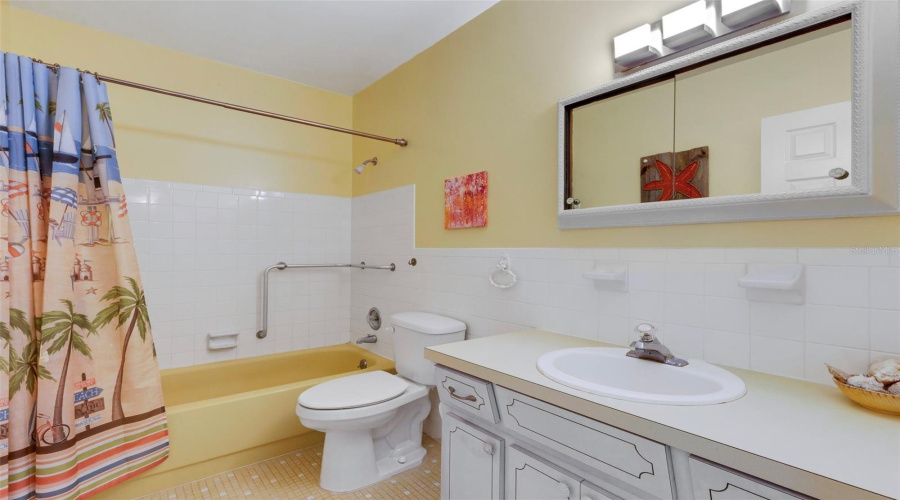 Clearwater, Florida 33763, 2 Bedroom Bedrooms, ,2 Bathroombathrooms,Residential,For Sale,Ecuadorian,0,Mfrtb8538368