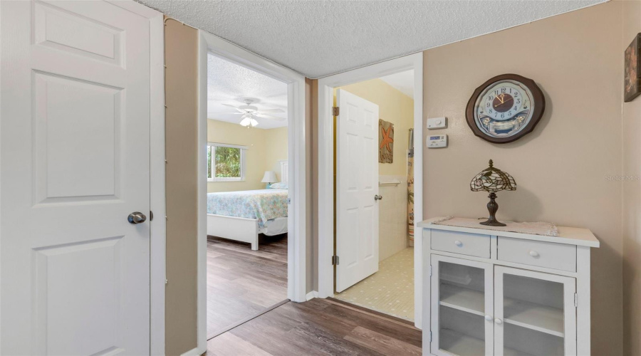 Clearwater, Florida 33763, 2 Bedroom Bedrooms, ,2 Bathroombathrooms,Residential,For Sale,Ecuadorian,0,Mfrtb8538368