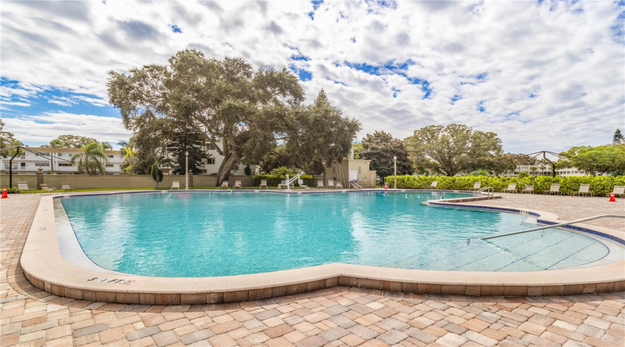 Clearwater, Florida 33763, 2 Bedroom Bedrooms, ,2 Bathroombathrooms,Residential,For Sale,Ecuadorian,0,Mfrtb8538368