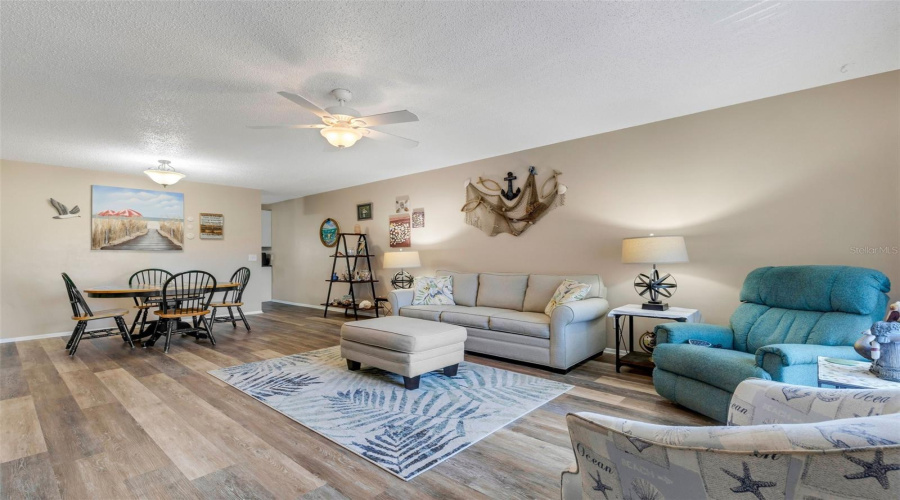 Clearwater, Florida 33763, 2 Bedroom Bedrooms, ,2 Bathroombathrooms,Residential,For Sale,Ecuadorian,0,Mfrtb8538368