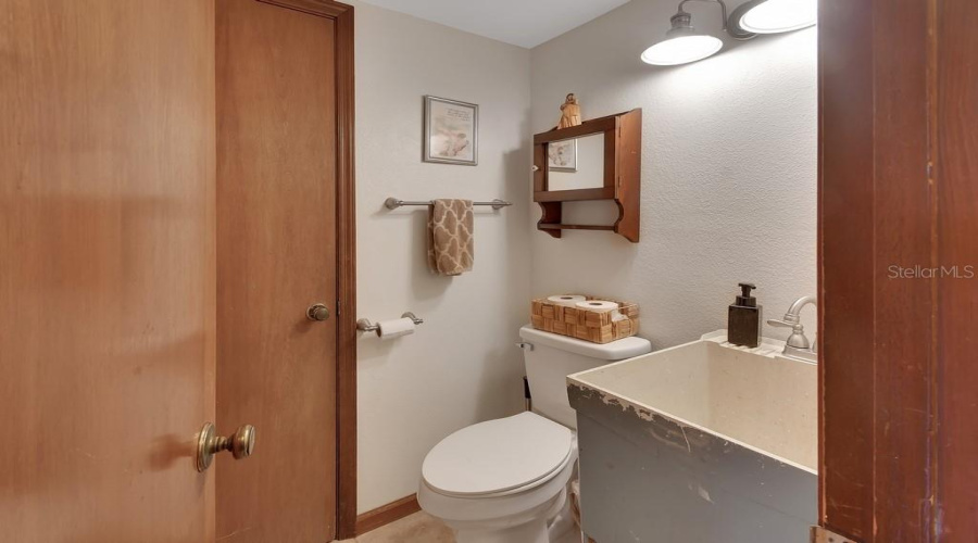 Deland, Florida 32720, 4 Bedroom Bedrooms, ,2 Bathroombathrooms,Residential,For Sale,Taylor,0,Mfrv4950310