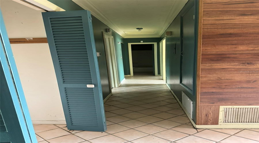 Tampa, Florida 33612, 3 Bedroom Bedrooms, ,2 Bathroombathrooms,Residential,For Sale,19Th,0,Mfrtb8541147