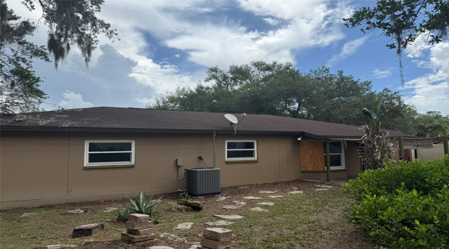 Tampa, Florida 33612, 3 Bedroom Bedrooms, ,2 Bathroombathrooms,Residential,For Sale,19Th,0,Mfrtb8541147