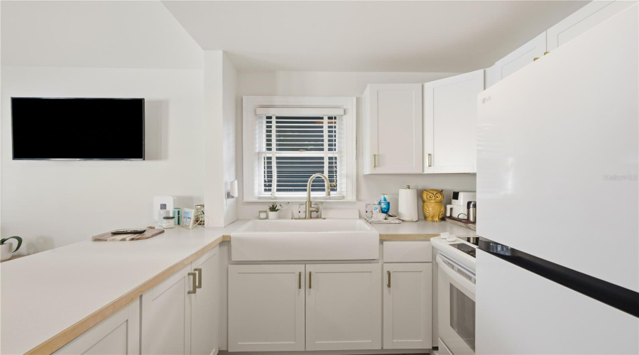 Indian Rocks Beach, Florida 33785, 1 Bedroom Bedrooms, ,1 Bathroombathrooms,Residential,For Sale,Legion,0,Mfrtb8541753