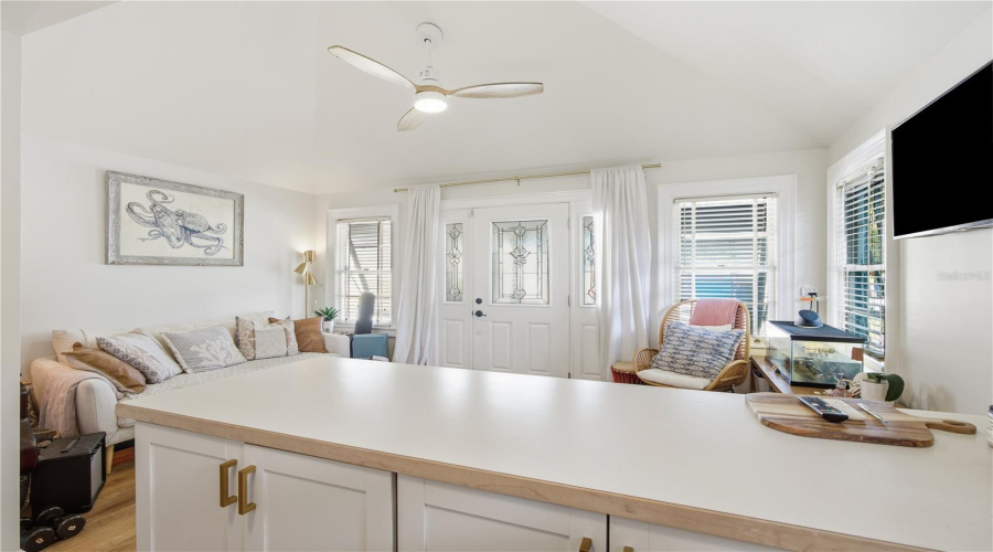 Indian Rocks Beach, Florida 33785, 1 Bedroom Bedrooms, ,1 Bathroombathrooms,Residential,For Sale,Legion,0,Mfrtb8541753