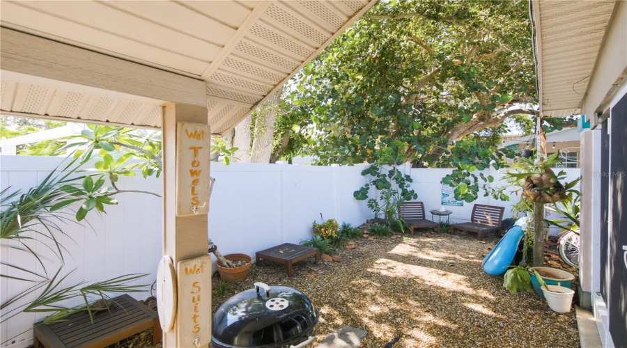 Indian Rocks Beach, Florida 33785, 1 Bedroom Bedrooms, ,1 Bathroombathrooms,Residential,For Sale,Legion,0,Mfrtb8541753