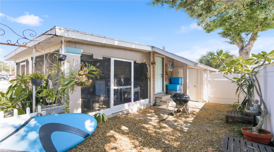 Indian Rocks Beach, Florida 33785, 1 Bedroom Bedrooms, ,1 Bathroombathrooms,Residential,For Sale,Legion,0,Mfrtb8541753