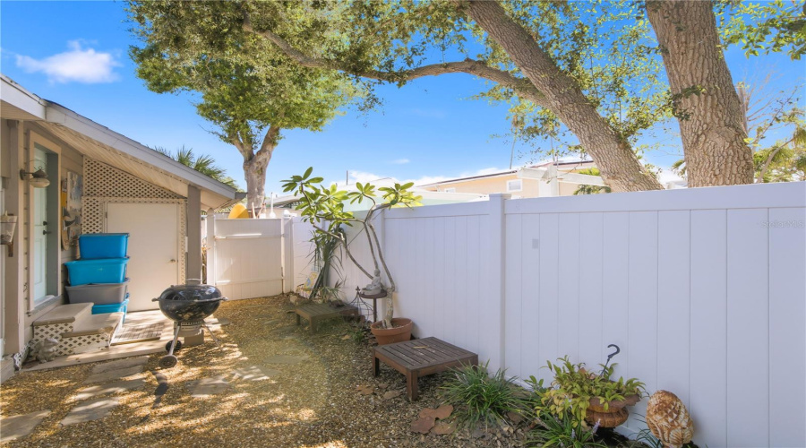 Indian Rocks Beach, Florida 33785, 1 Bedroom Bedrooms, ,1 Bathroombathrooms,Residential,For Sale,Legion,0,Mfrtb8541753